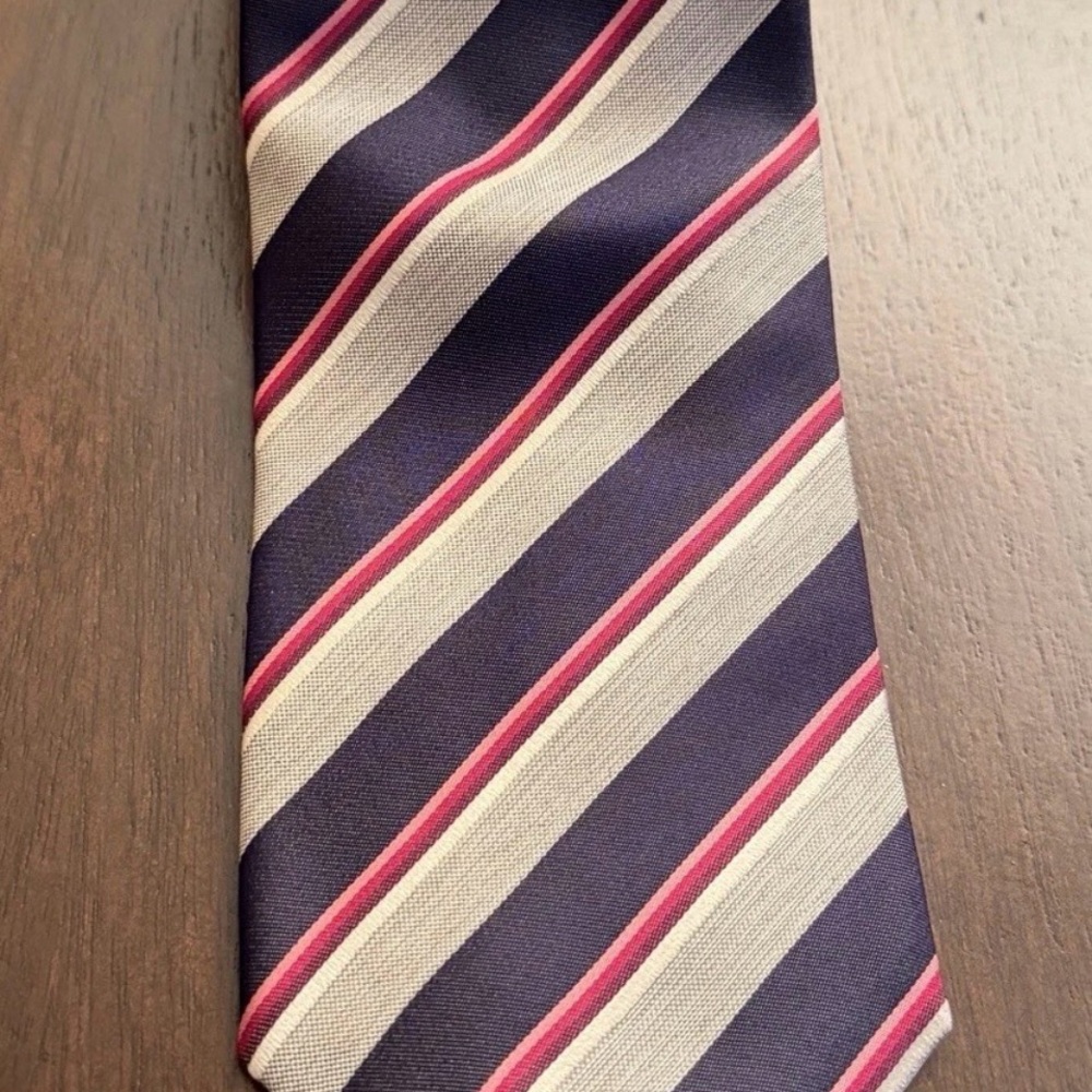Hugo Boss Classic Navy and Pink Striped Men's Tie